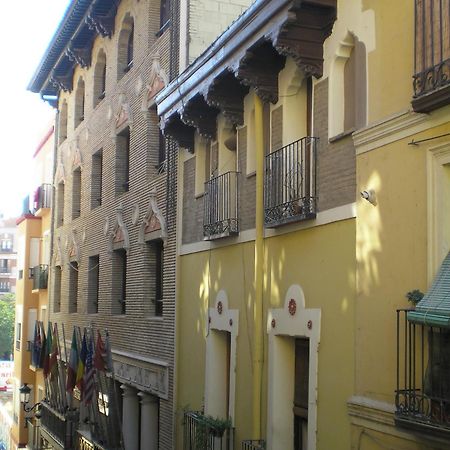 Apartamentos Turisticos Reyes Catolicos サラゴサ エクステリア 写真